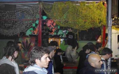 BCN Street Party 31-10-03 Underave 13.jpg